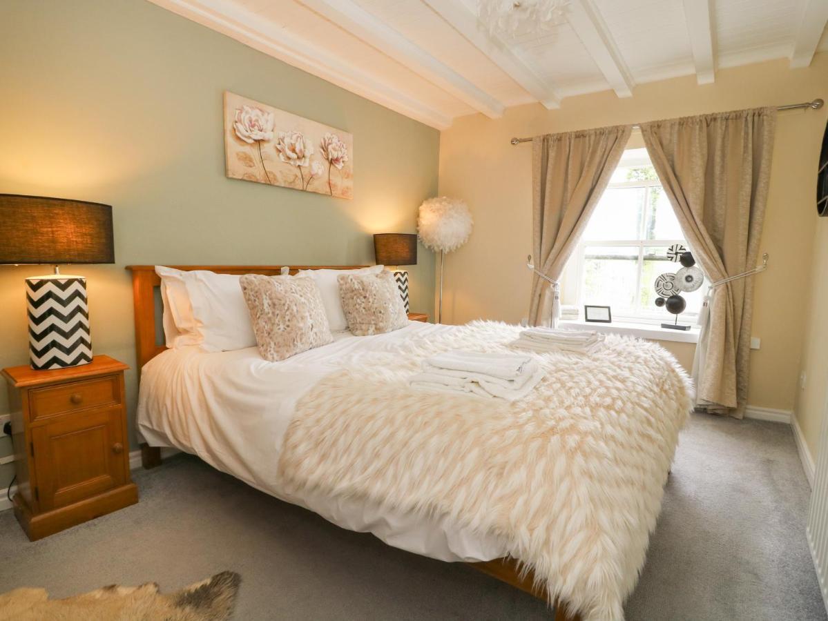 Вилла St Edmunds House Crakehall Экстерьер фото